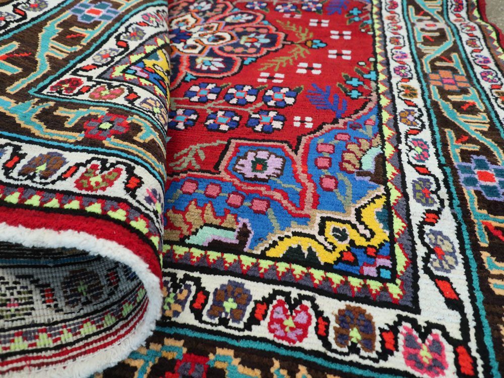 Vintage Persian Mahal Rug, No.26330 - Staging