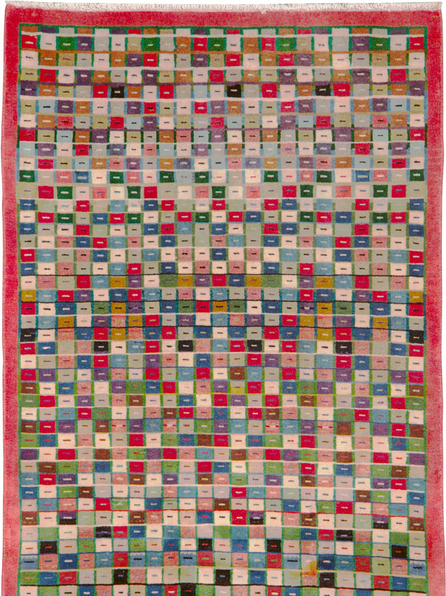 Vintage Persian Mahal Rug, No.26340 - Staging