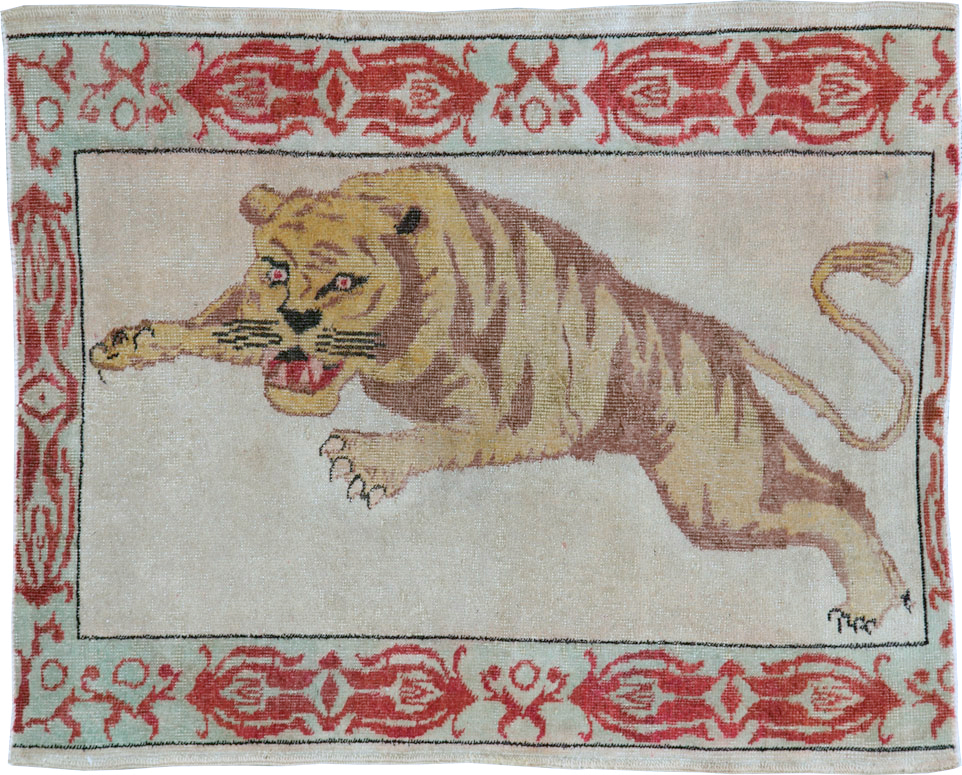 Vintage Pictorial Anatolian Rug, No.26479 - Staging