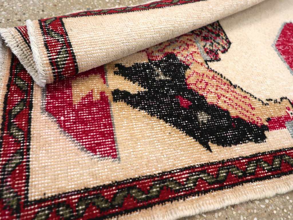 Vintage Pictorial Anatolian Rug, No.26489 - Staging