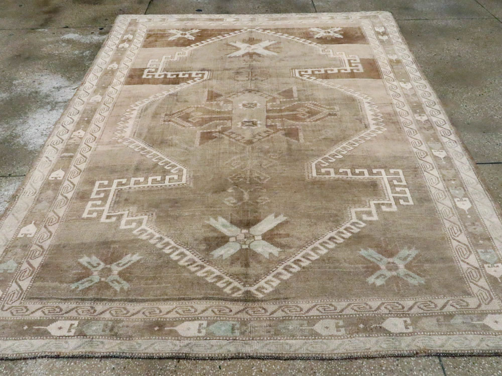 Vintage Turkish Anatolian Carpet, No.26501 - Staging