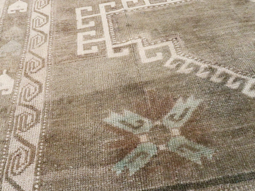 Vintage Turkish Anatolian Carpet, No.26501 - Staging