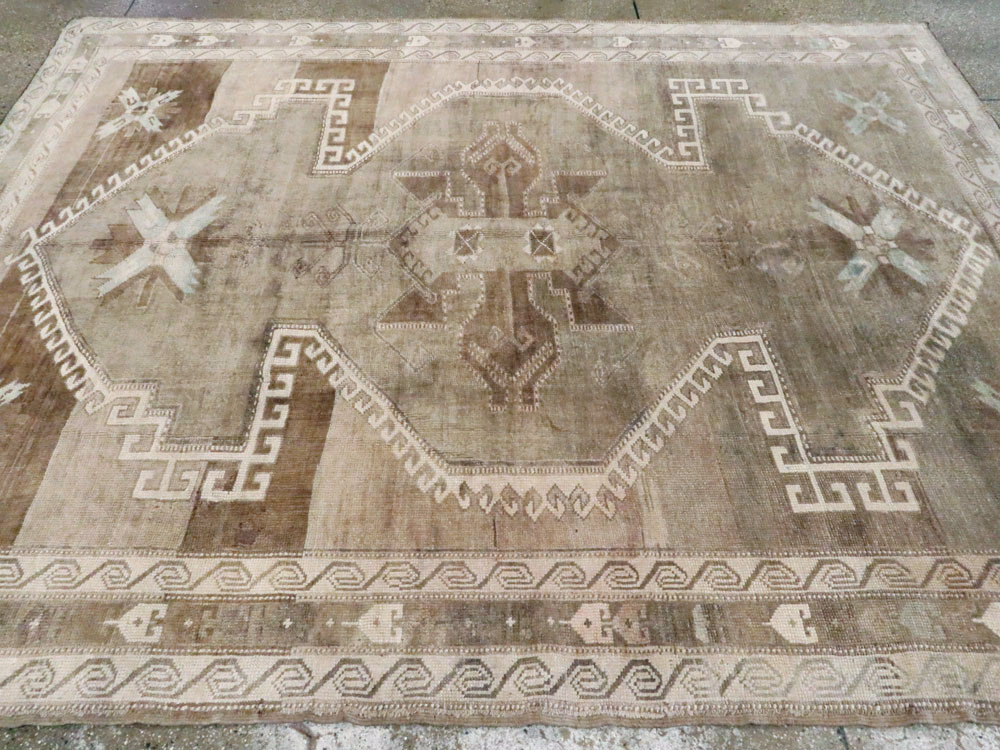 Vintage Turkish Anatolian Carpet, No.26501 - Staging