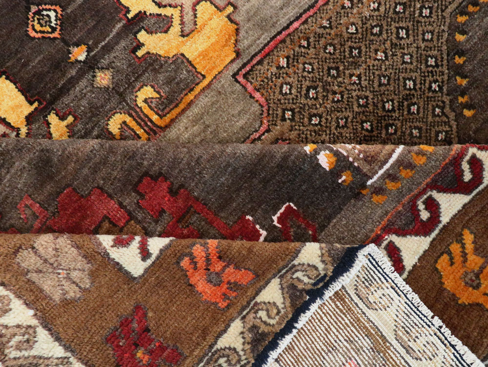 Vintage Anatolian Carpet, No.26520 - Staging