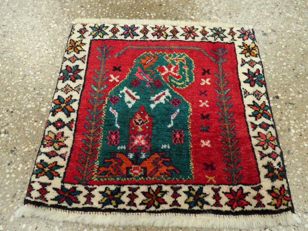 Vintage Persian Shiraz Rug, No.26600 - Staging