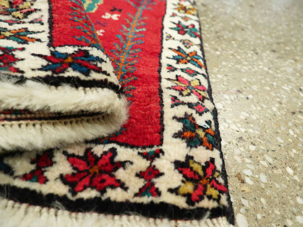 Vintage Persian Shiraz Rug, No.26600 - Staging