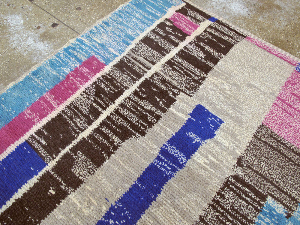 Modern Moroccan Carpet, No.26644 - Staging