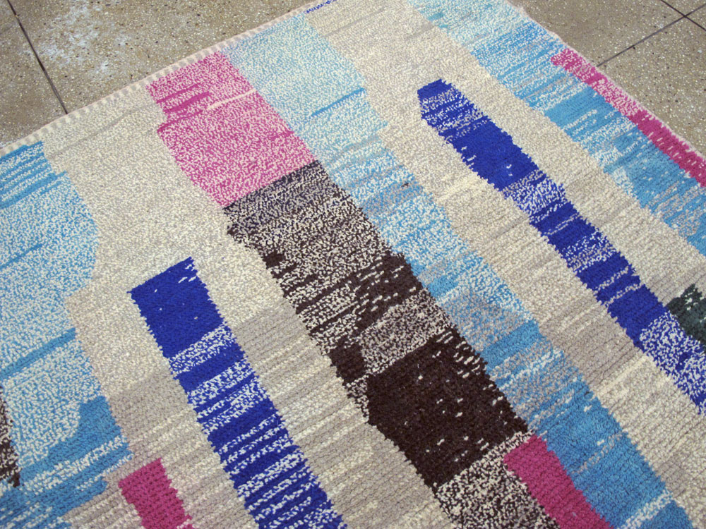 Modern Moroccan Carpet, No.26644 - Staging