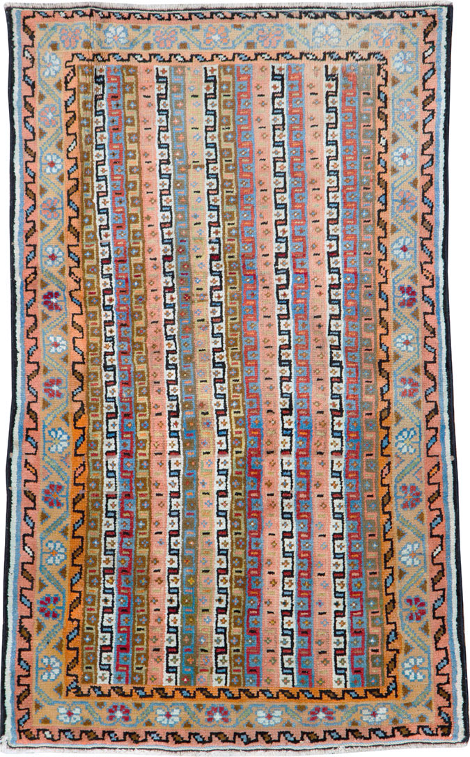 Vintage Persian Mahal Rug, No.26732 - Staging
