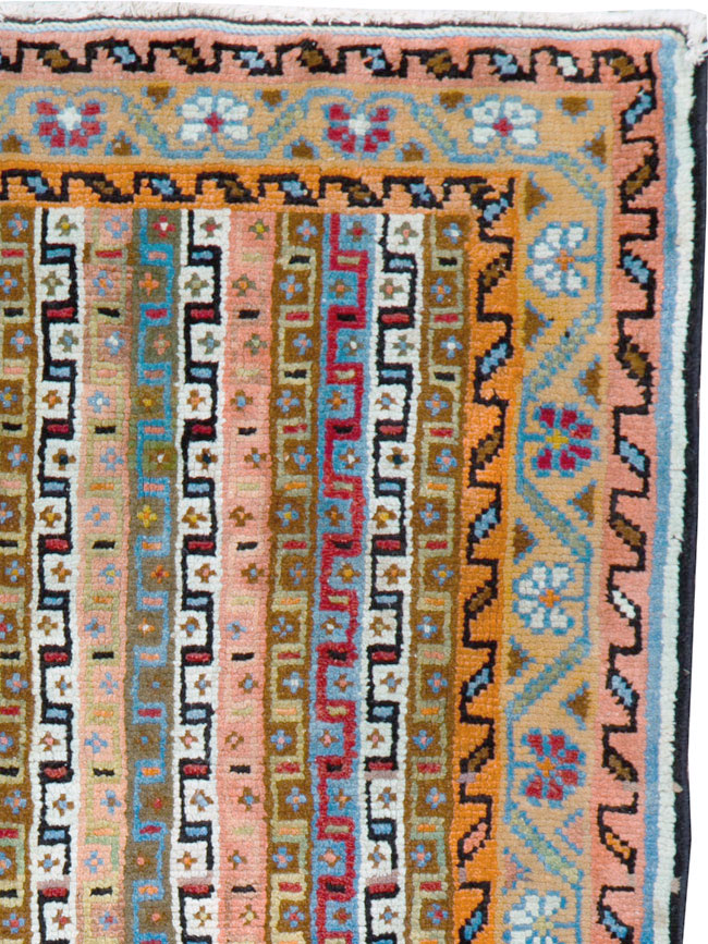 Vintage Persian Mahal Rug, No.26732 - Staging