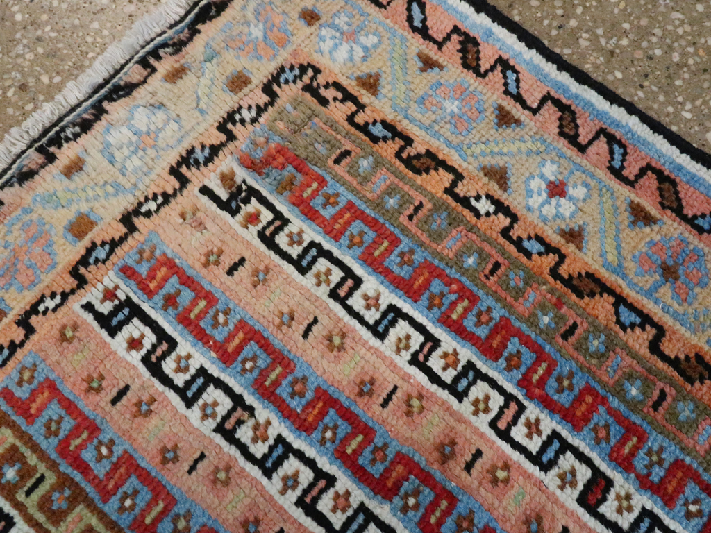 Vintage Persian Mahal Rug, No.26732 - Staging