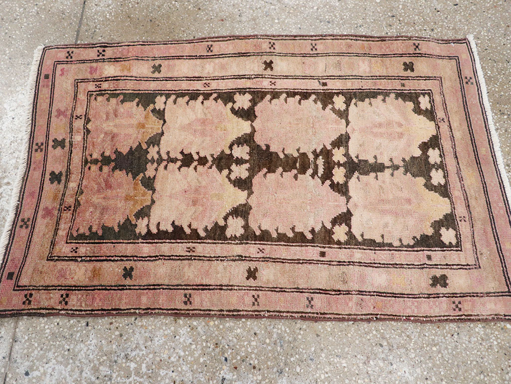Vintage Persian Ardabil Throw Rug, No.26831 - Staging