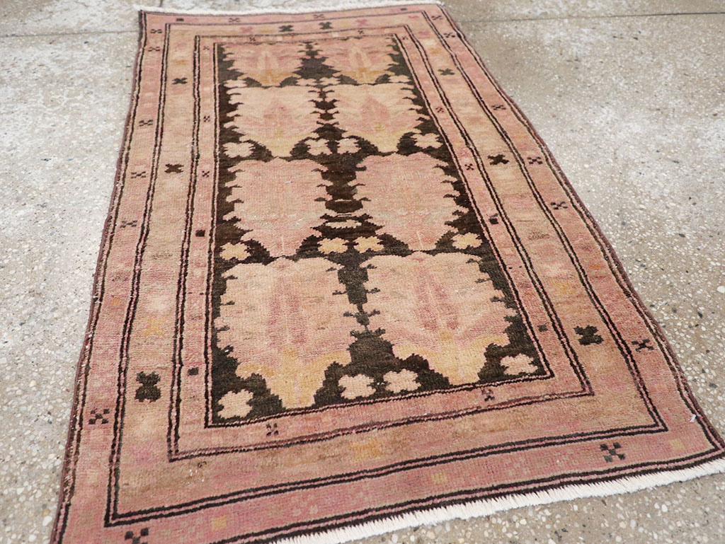 Vintage Persian Ardabil Throw Rug, No.26831 - Staging
