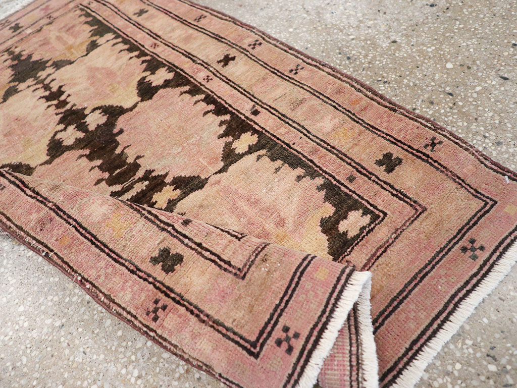 Vintage Persian Ardabil Throw Rug, No.26831 - Staging