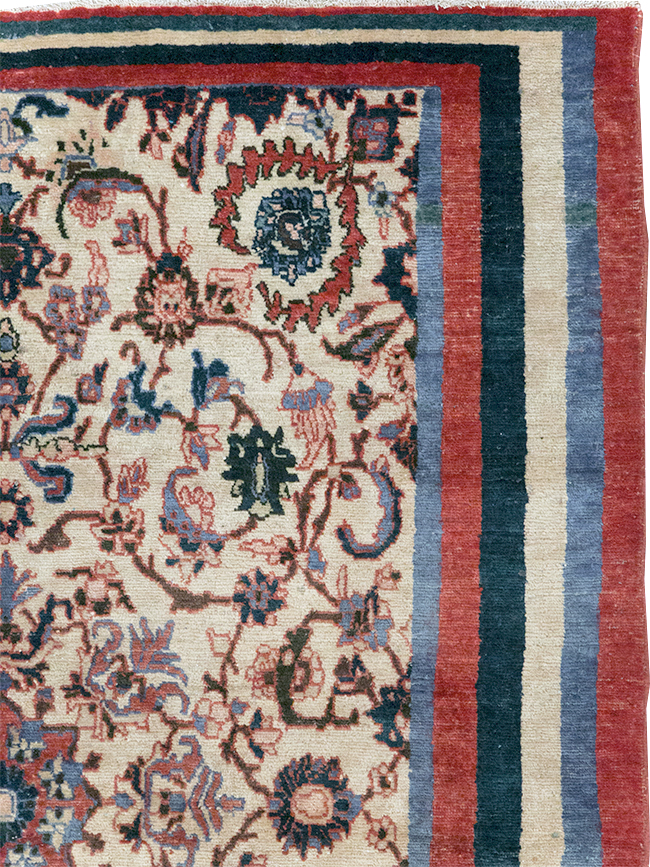 Vintage Persian Isfahan Accent Rug, No.26834 - Staging