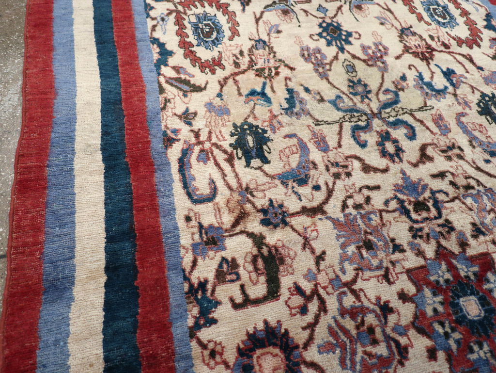 Vintage Persian Isfahan Accent Rug, No.26834 - Staging