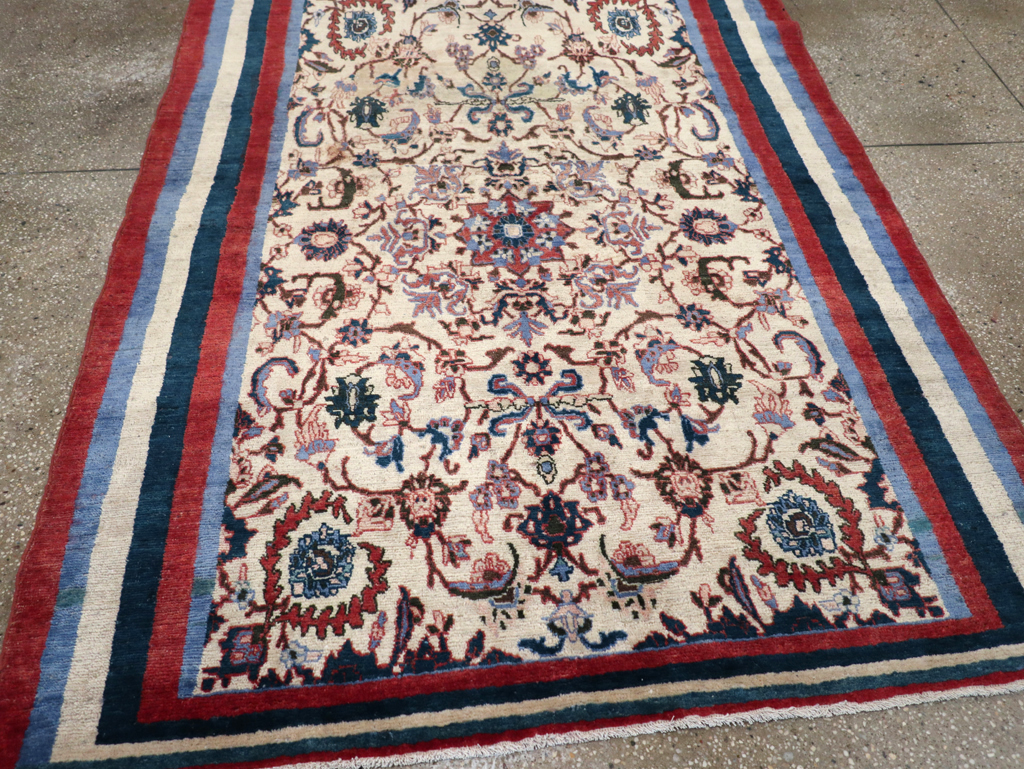 Vintage Persian Isfahan Accent Rug, No.26834 - Staging