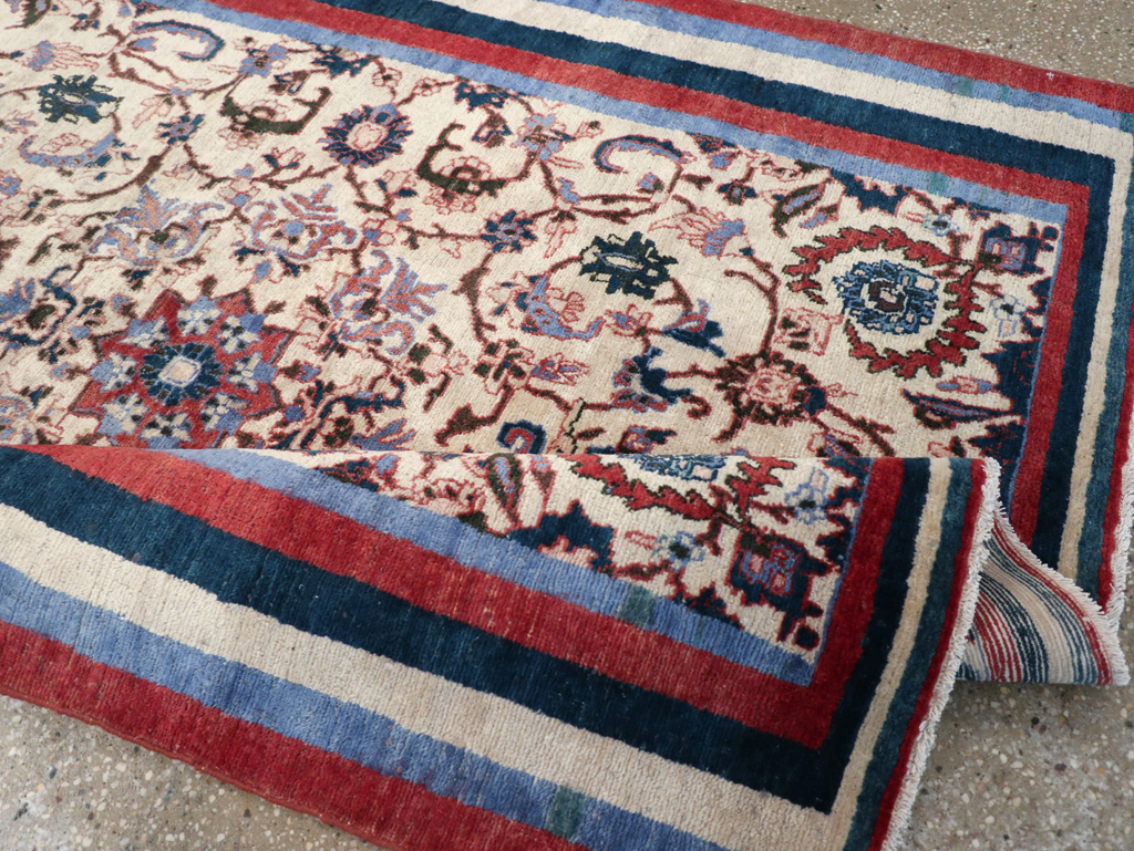 Vintage Persian Isfahan Accent Rug, No.26834 - Staging