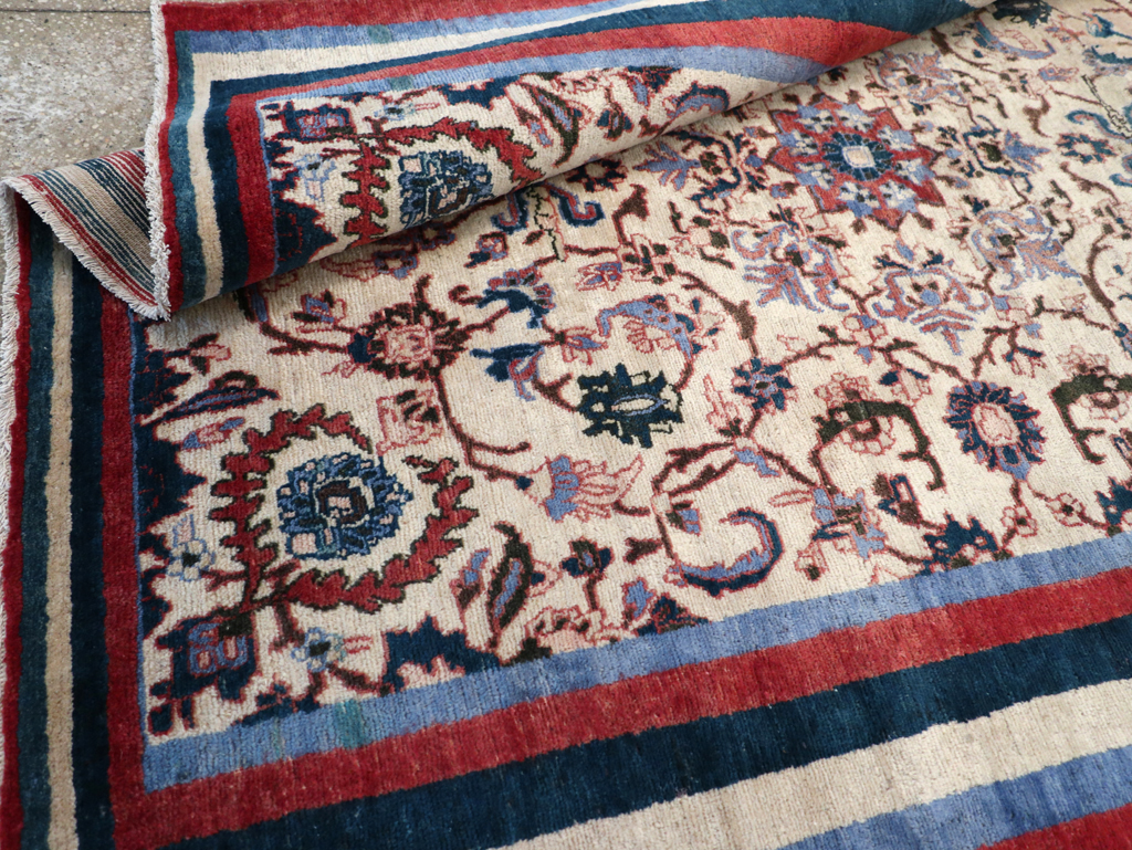 Vintage Persian Isfahan Accent Rug, No.26834 - Staging