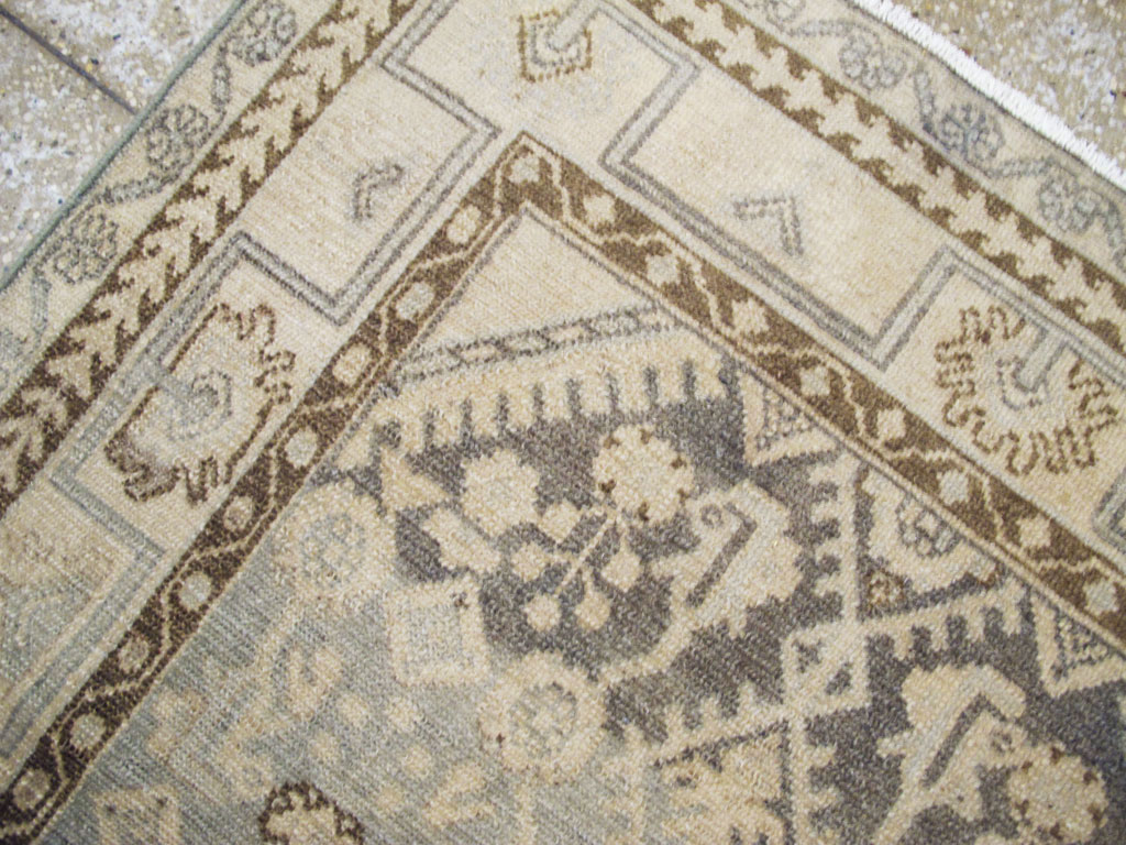 Vintage Persian Malayer Throw Rug, No.26891 - Staging