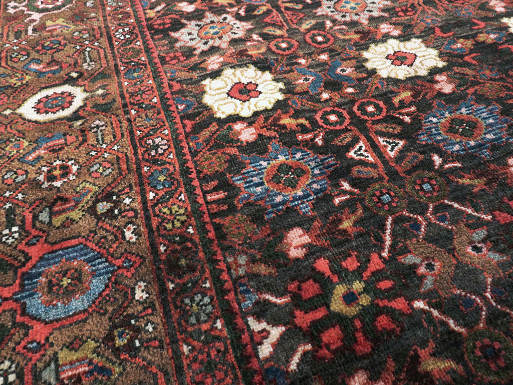 Antique Persian Mahal Carpet, No.27065 - Staging