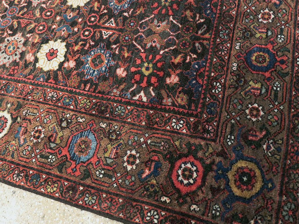 Antique Persian Mahal Carpet, No.27065 - Staging
