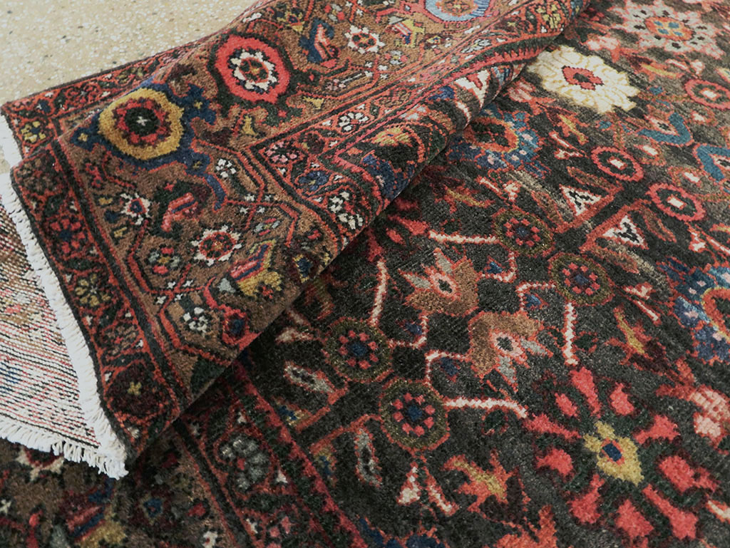 Antique Persian Mahal Carpet, No.27065 - Staging