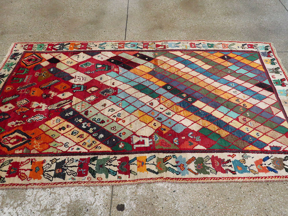 Vintage Persian Shiraz Rug, No.27077 - Staging