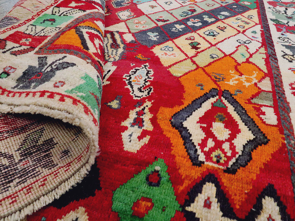 Vintage Persian Shiraz Rug, No.27077 - Staging