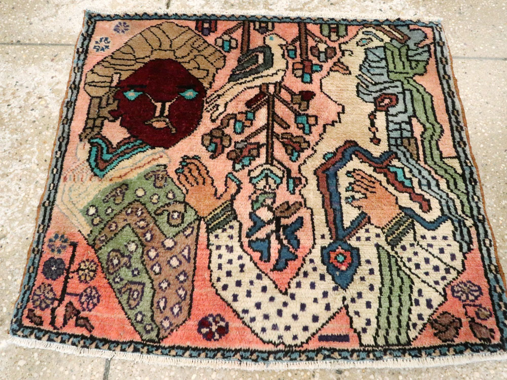 Vintage Persian Mahal Pictorial Rug, No.27114 - Staging