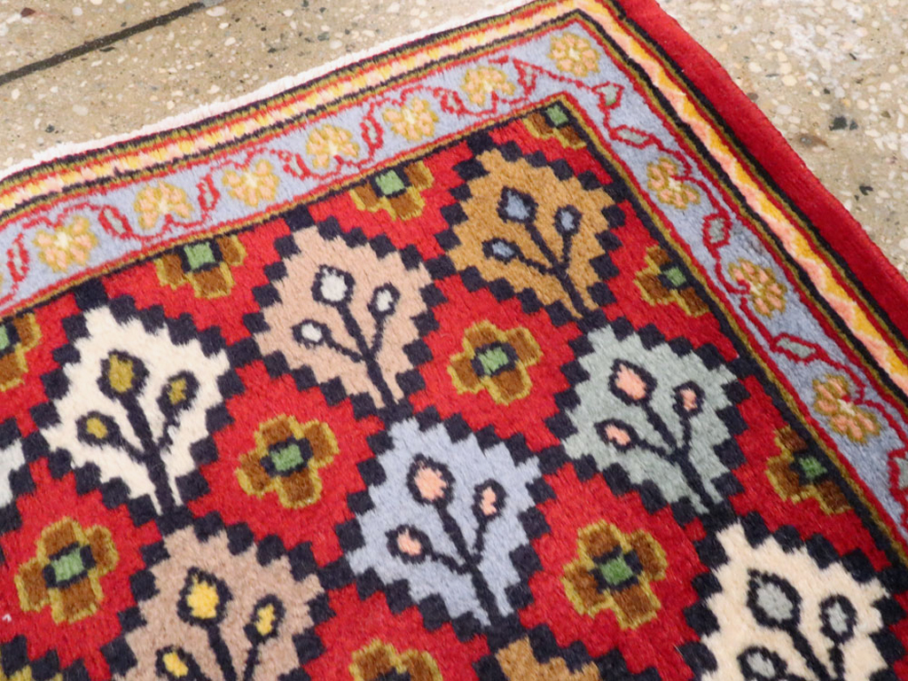 Vintage Persian Kashan Throw Rug (Pair: 1 of 2), No.27115 - Staging