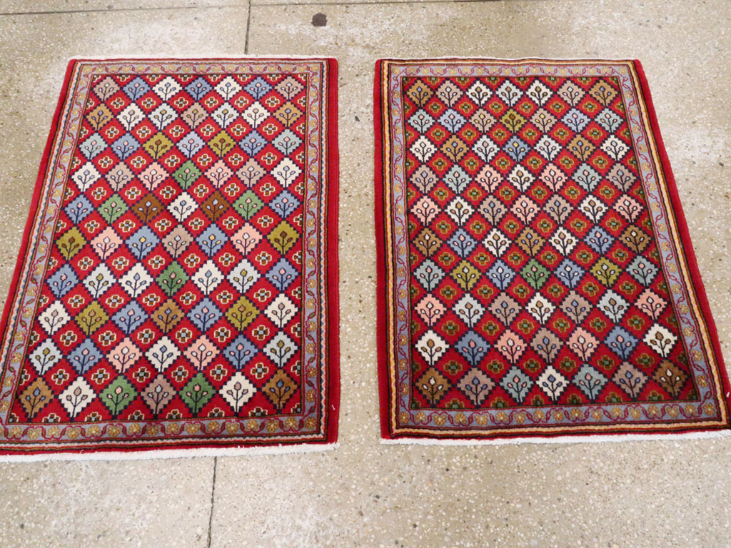 Vintage Persian Kashan Throw Rug (Pair: 1 of 2), No.27115 - Staging