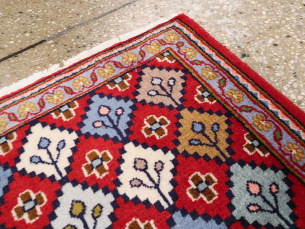 Vintage Persian Kashan Throw Rug (Pair: 2 of 2), No.27116 - Staging