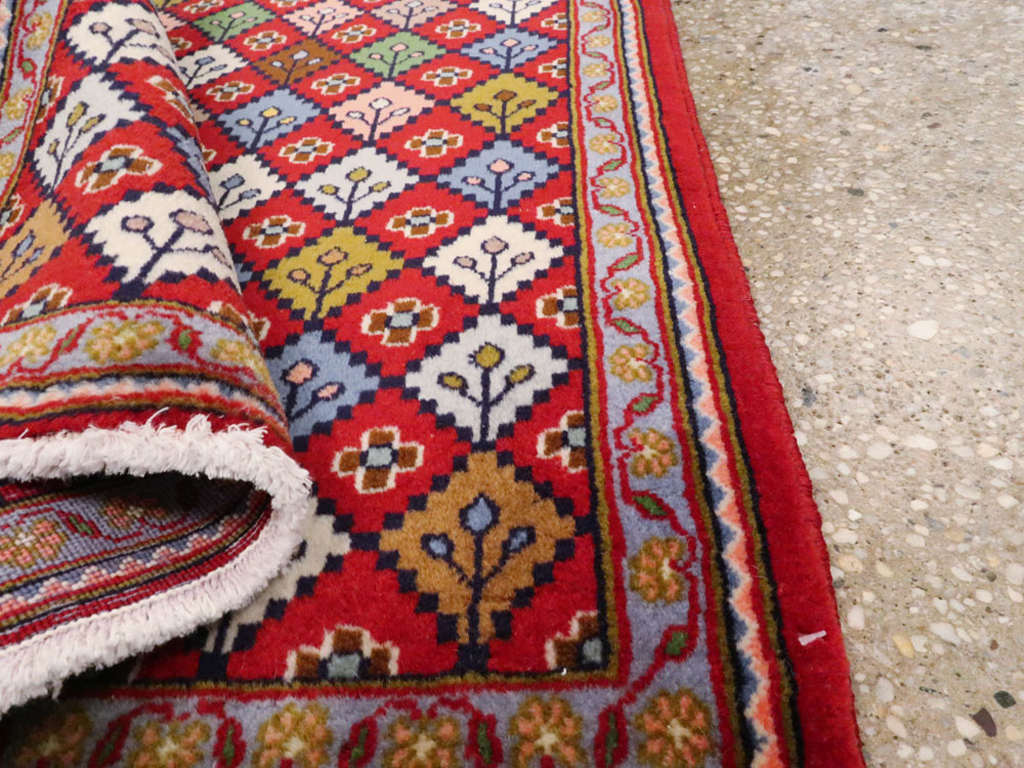 Vintage Persian Kashan Throw Rug (Pair: 2 of 2), No.27116 - Staging