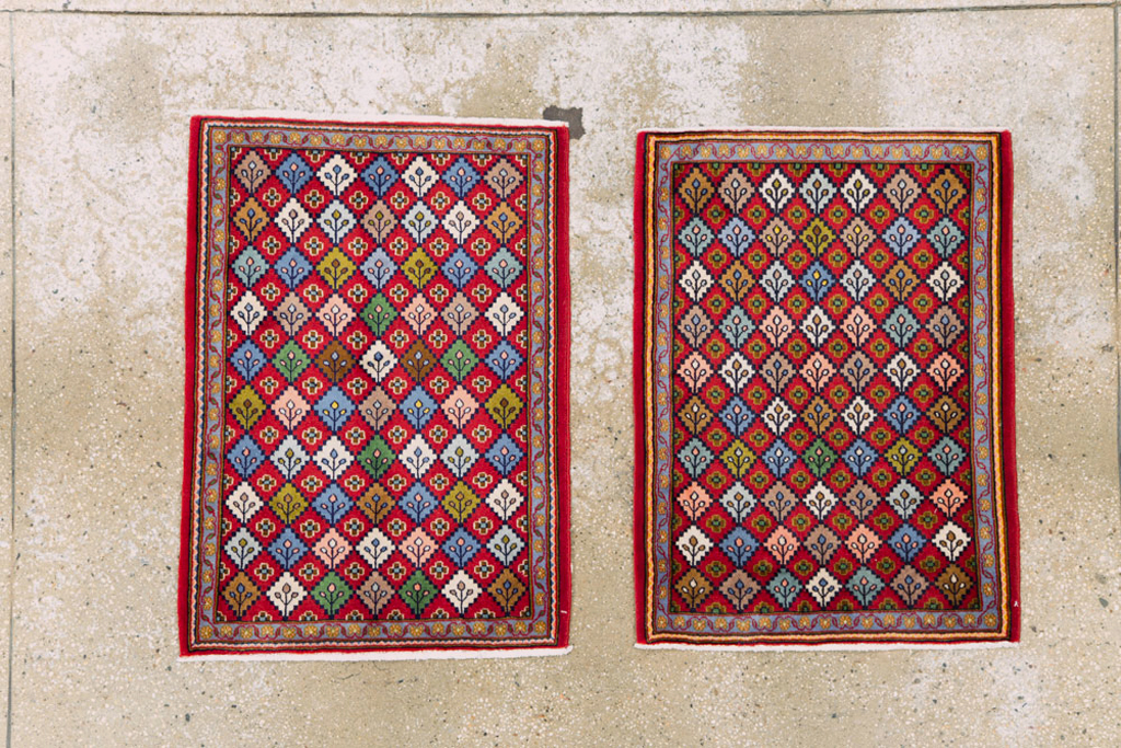 Vintage Persian Kashan Throw Rug (Pair: 2 of 2), No.27116 - Staging