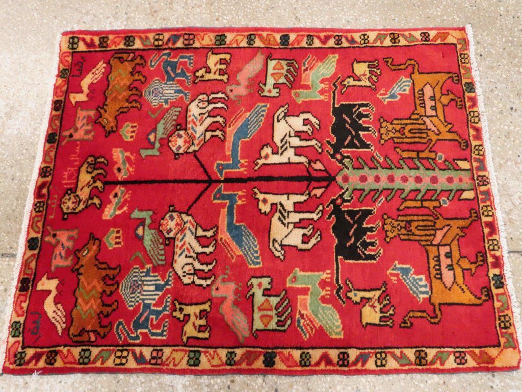 Vintage Persian Pictorial Hamadan Rug, No.27117 - Staging