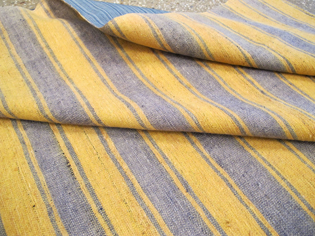 Vintage Turkish Flatweave Kilim Accent Rug, No.27173 - Staging