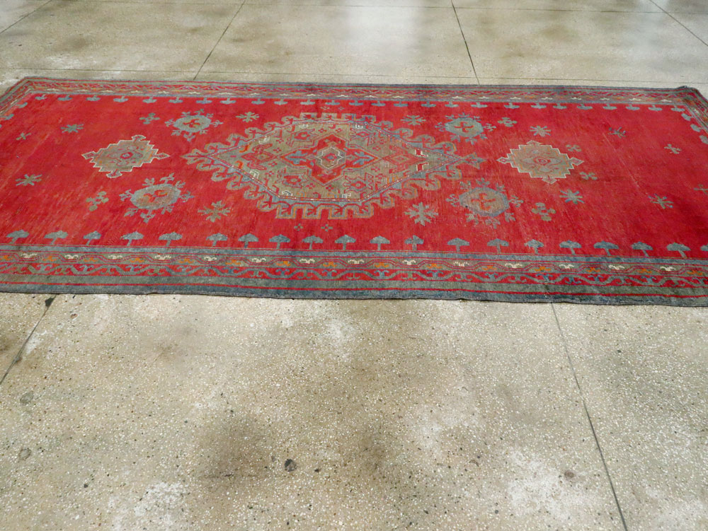 Antique Oushak Gallery Carpet, No.27244 - Staging