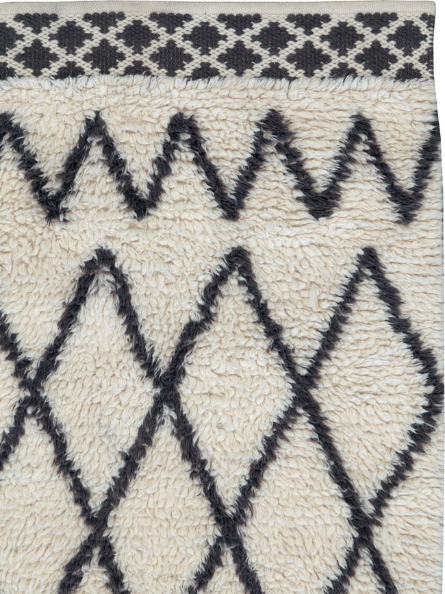 Vintage Moroccan Rug, No.27281 - Staging