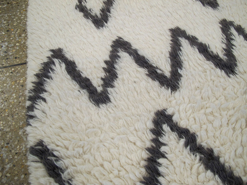 Vintage Moroccan Rug, No.27281 - Staging