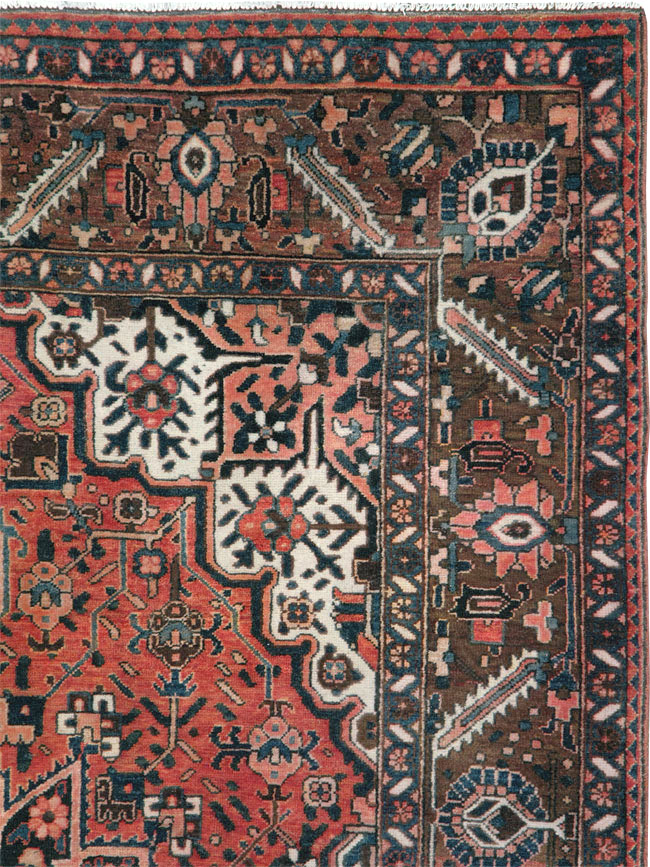 Vintage Persian Bakhtiari Accent Rug, No.27302 - Staging