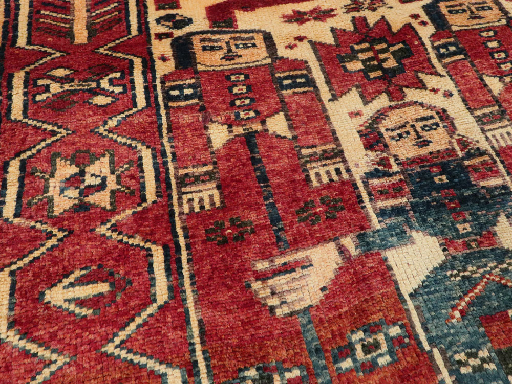 Vintage Persian Bakhtiari Pictorial Rug, No.27318 - Staging