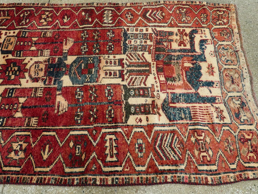 Vintage Persian Bakhtiari Pictorial Rug, No.27318 - Staging
