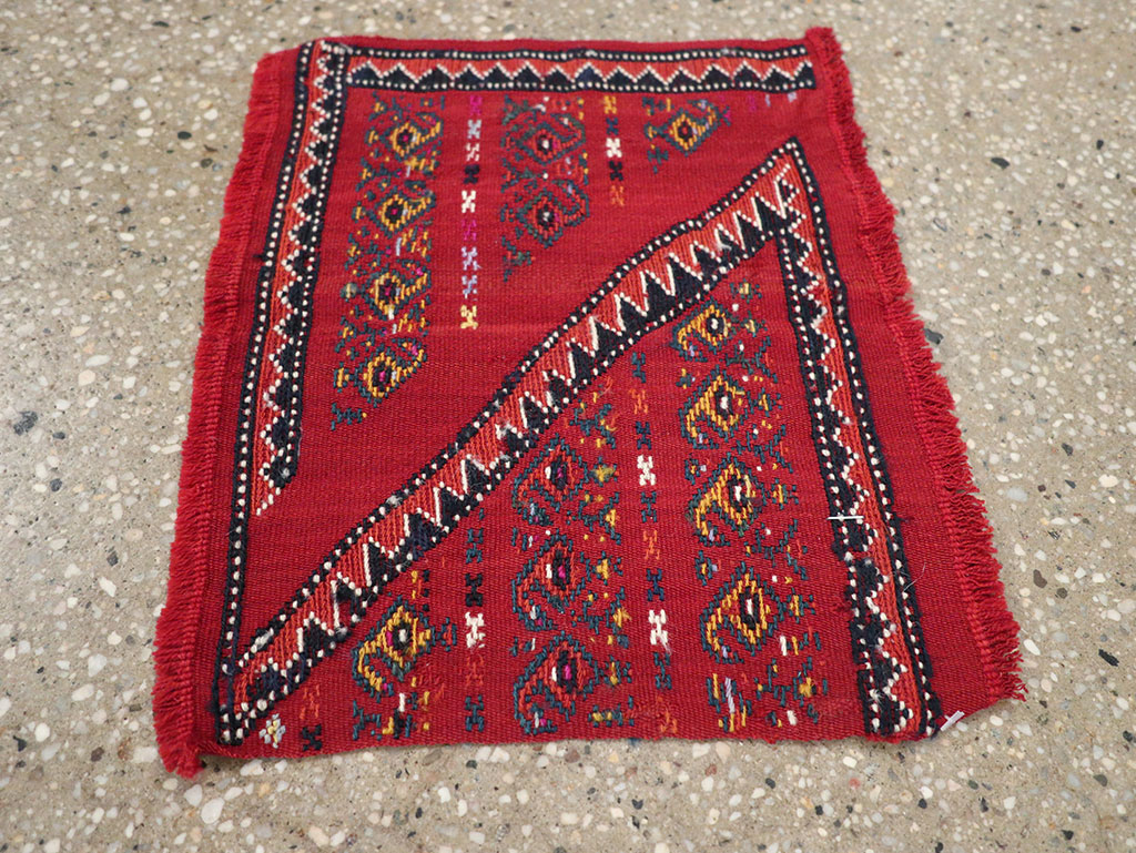 Vintage Persian Qashqai Sampler Rug, No.27351 - Staging