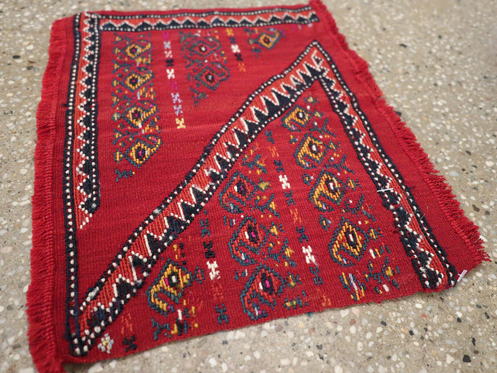 Vintage Persian Qashqai Sampler Rug, No.27351 - Staging