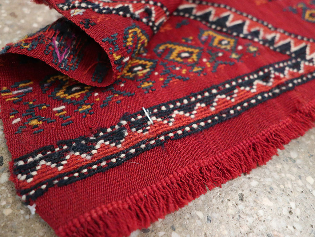 Vintage Persian Qashqai Sampler Rug, No.27351 - Staging