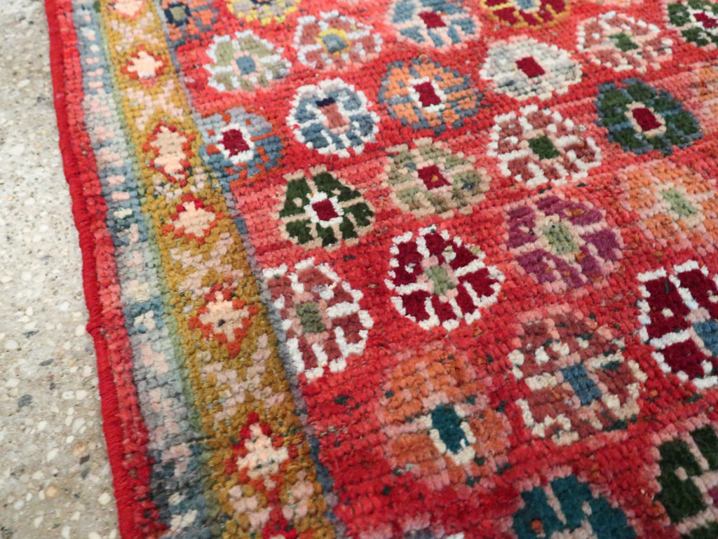 Vintage Persian Mahal Rug, No.27363 - Staging