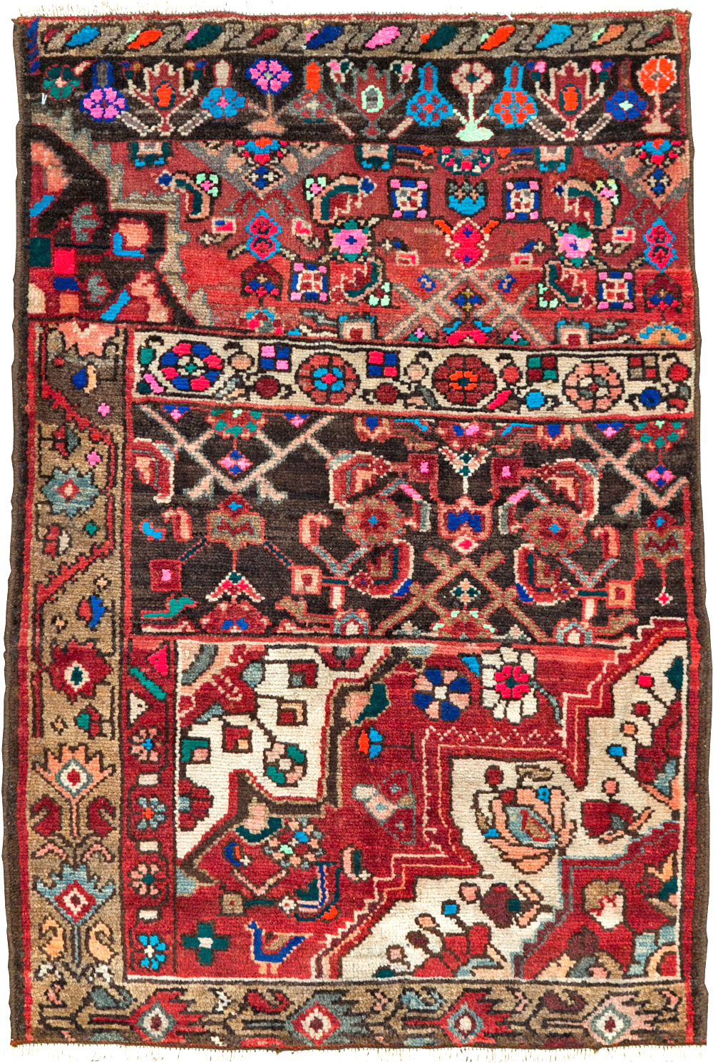 Vintage Persian Wagireh Hamdan Rug, No.27364 - Staging
