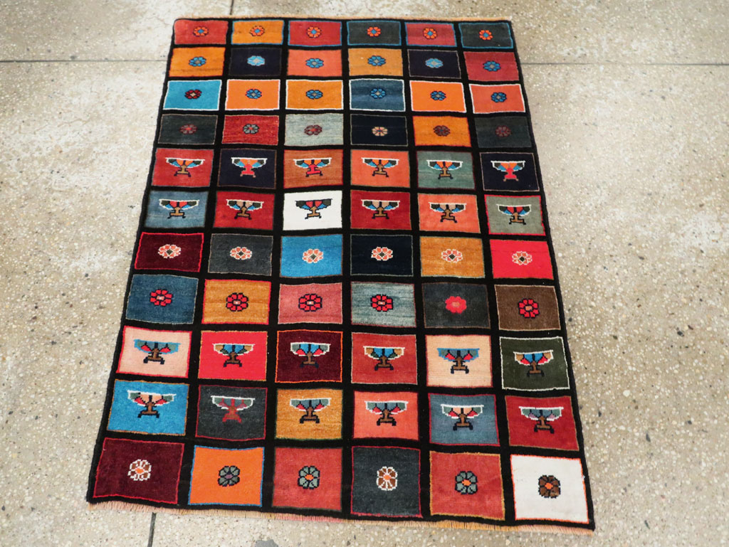 Vintage Persian Mahal Throw Rug, No.27366 - Staging