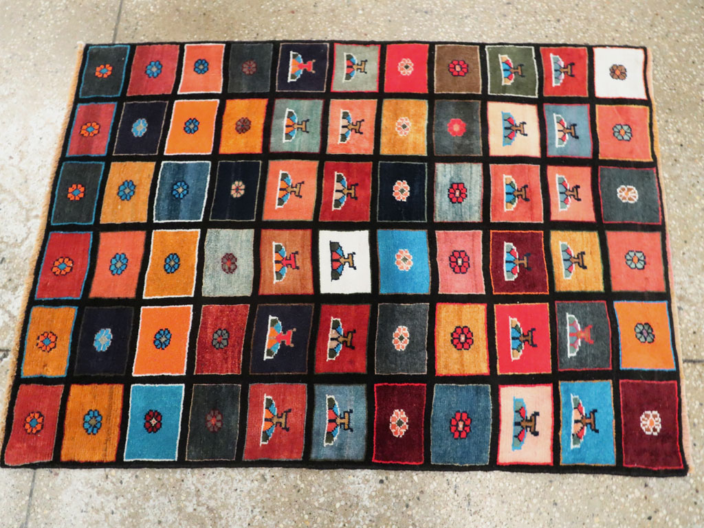 Vintage Persian Mahal Throw Rug, No.27366 - Staging